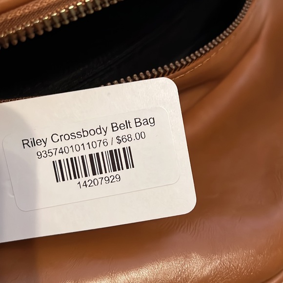 Vegan Leather Crossbody Belt Bag - Picture 3 of 9